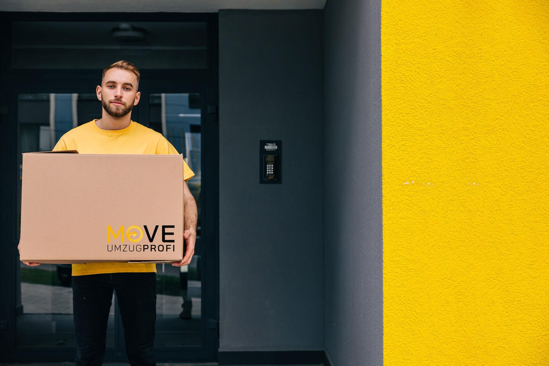Umzugswagen von Move Umzugprofi bereit für einen Fernumzug